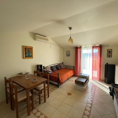 La Soffitta Di Bampina Apartman Perivóli Kültér fotó