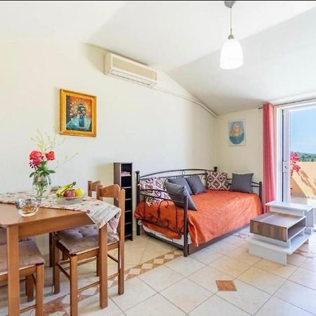 La Soffitta Di Bampina Apartman Perivóli Kültér fotó