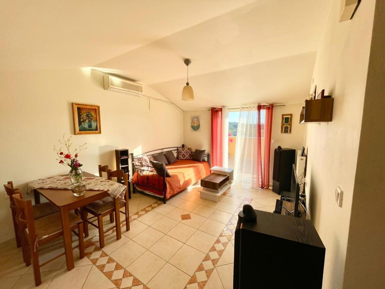 La Soffitta Di Bampina Apartman Perivóli Kültér fotó
