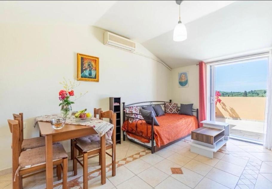 La Soffitta Di Bampina Apartman Perivóli Kültér fotó
