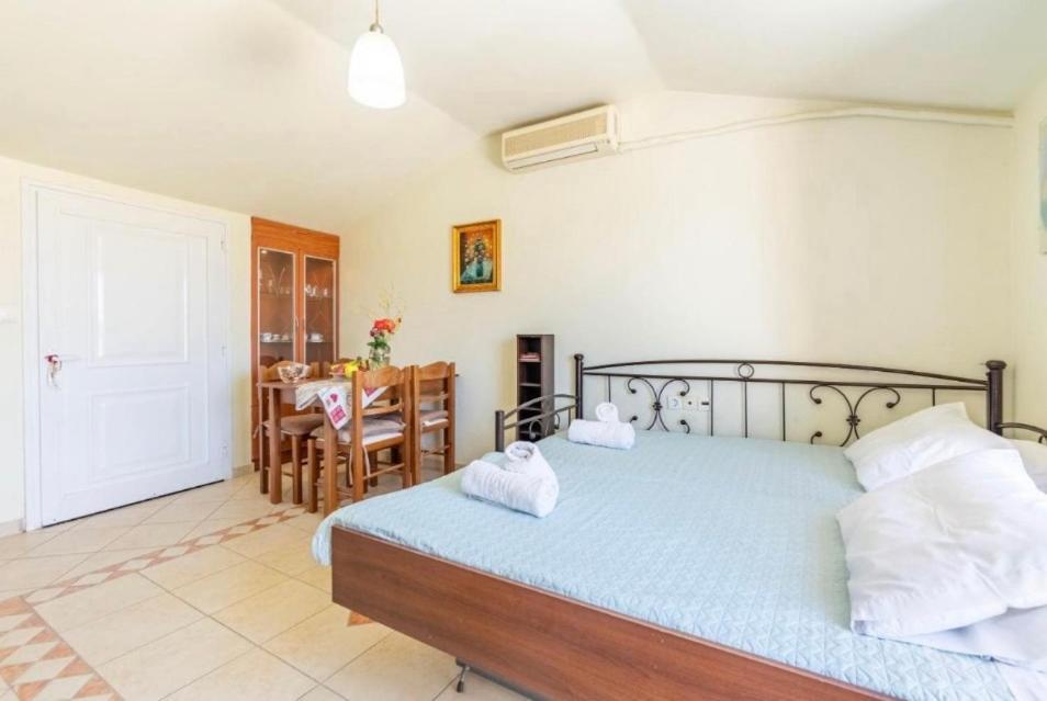 La Soffitta Di Bampina Apartman Perivóli Kültér fotó